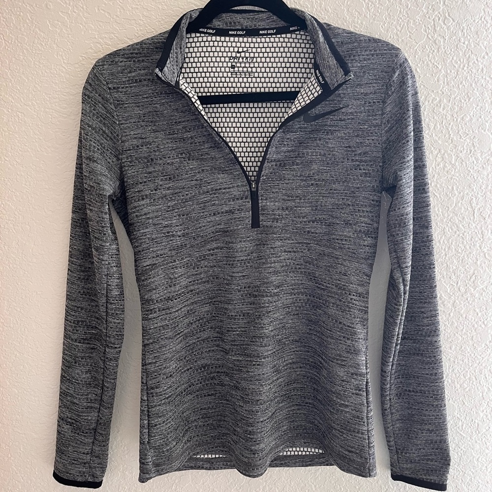 Nike Golf, dry-fit, quarter zip.